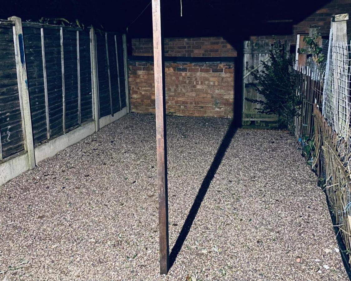 Large 4 Bedroom Home - Coventry City Centre Экстерьер фото
